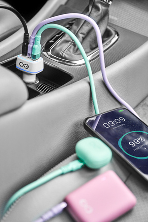 Uniwersalna szybka ładowarka samochodowa eXc LIGHT,1x USB-A QC+2x USB-C PD, 75W, biała